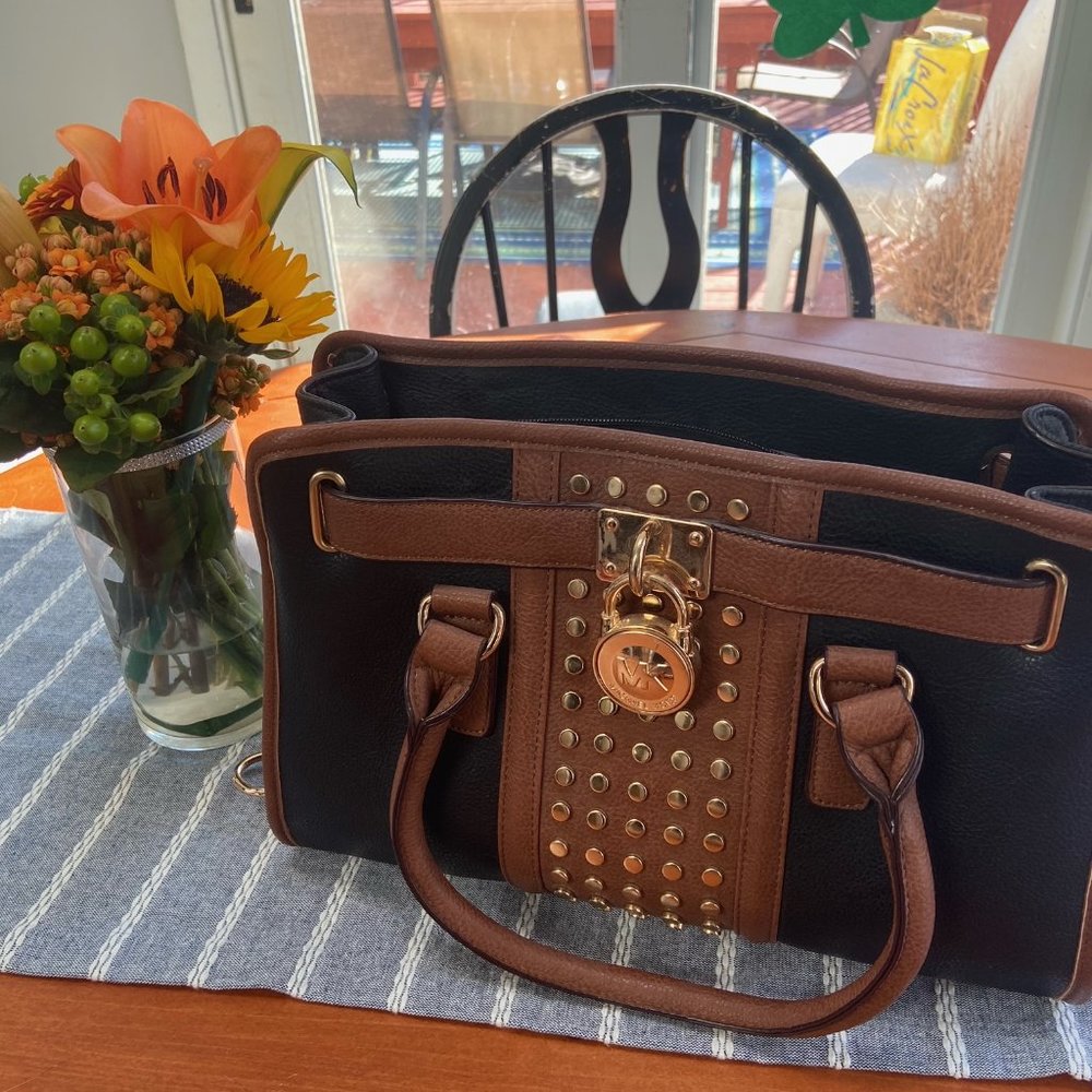 (KNOCK OFF) MICHAEL KORS STUDDED BLACK  HANDBAG